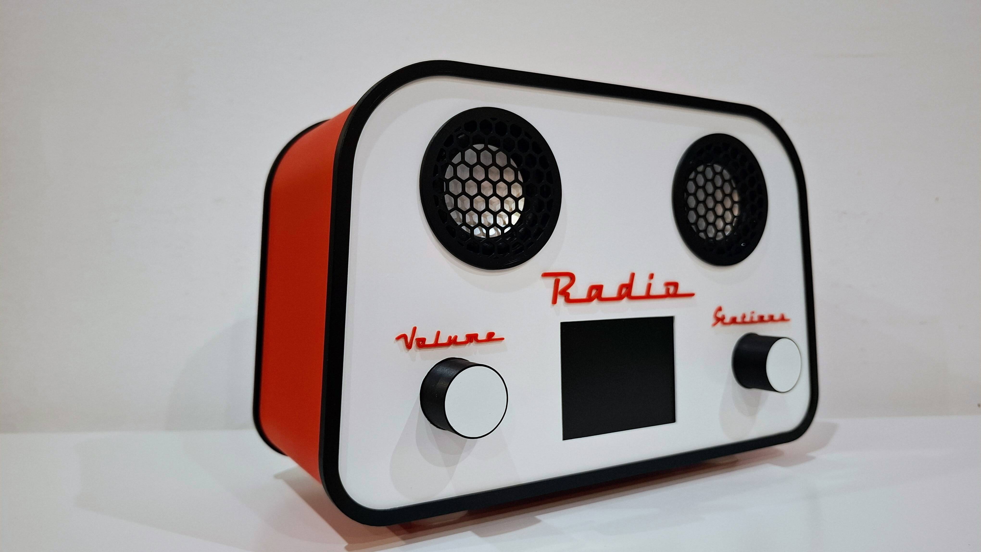 YoRadio w drewnianej obudowie